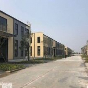 準(zhǔn)現(xiàn)房鋼結(jié)構(gòu)，層高10米，帶牛腿。可貸款